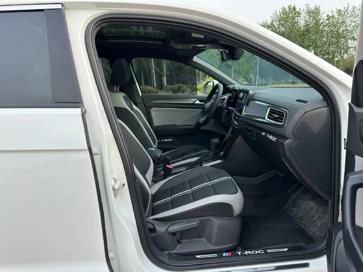 2023 Volkswagen T-Roc 1.5T 160HP L4 7DCT,autocango,china used car exporter,china ev exporter,chinese used car exporter,chinese used ev exporter