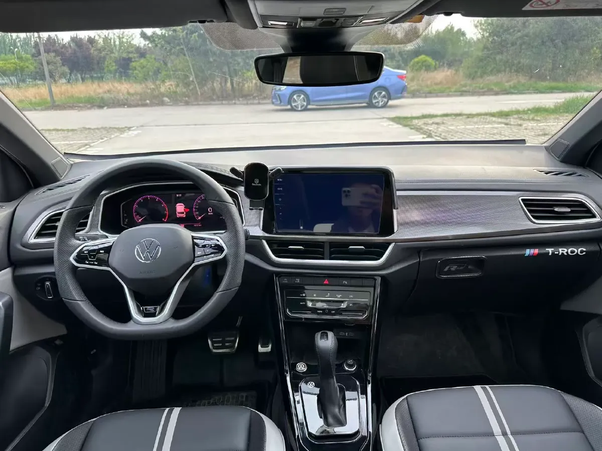 2023 Volkswagen T-Roc 1.5T 160HP L4 7DCT,autocango,china used car exporter,china ev exporter,chinese used car exporter,chinese used ev exporter
