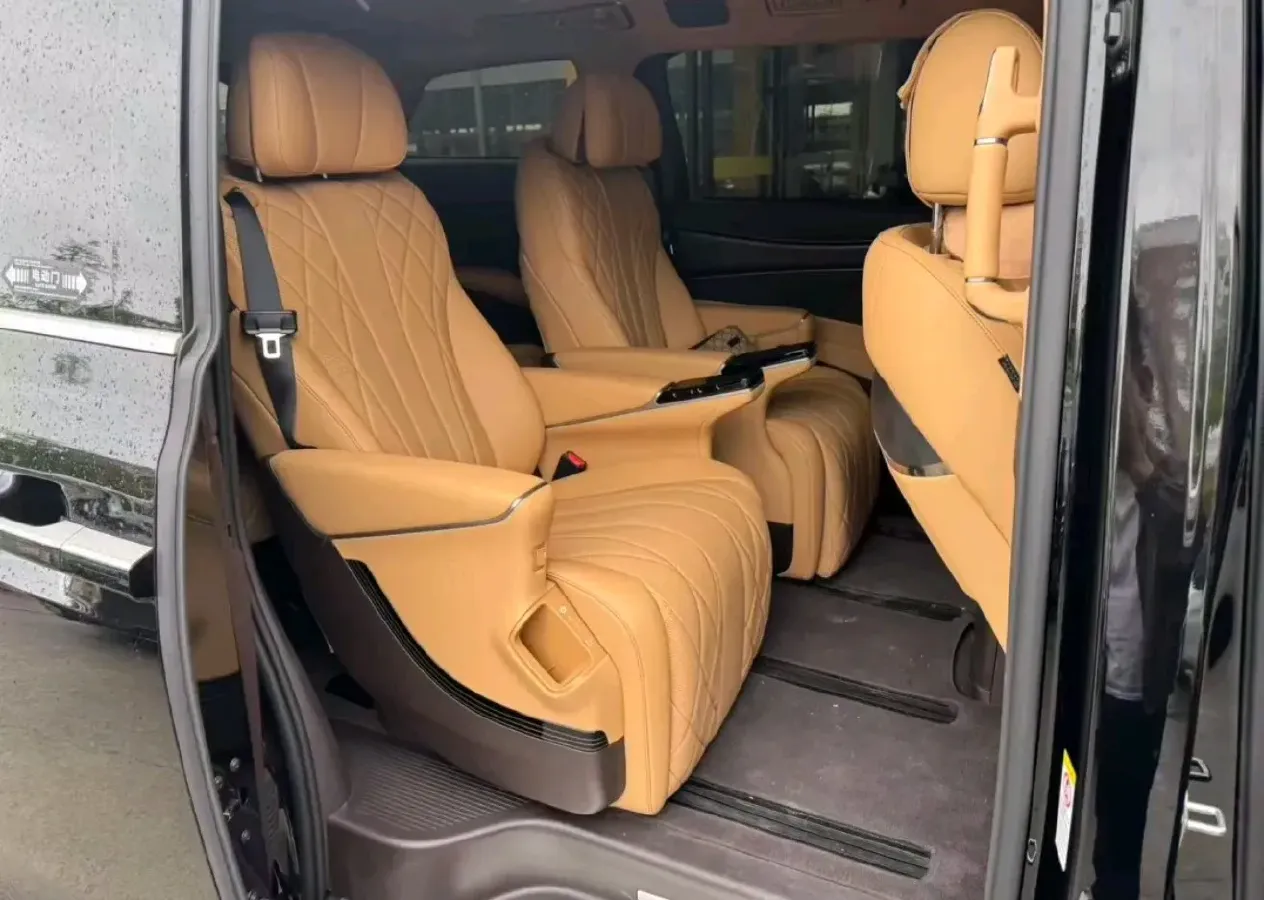 2025 Denza D9 1.5T 156HP L4 E-CVT PHEV 40KWH,autocango,china used car exporter,china ev exporter,chinese used car exporter,chinese used ev exporter