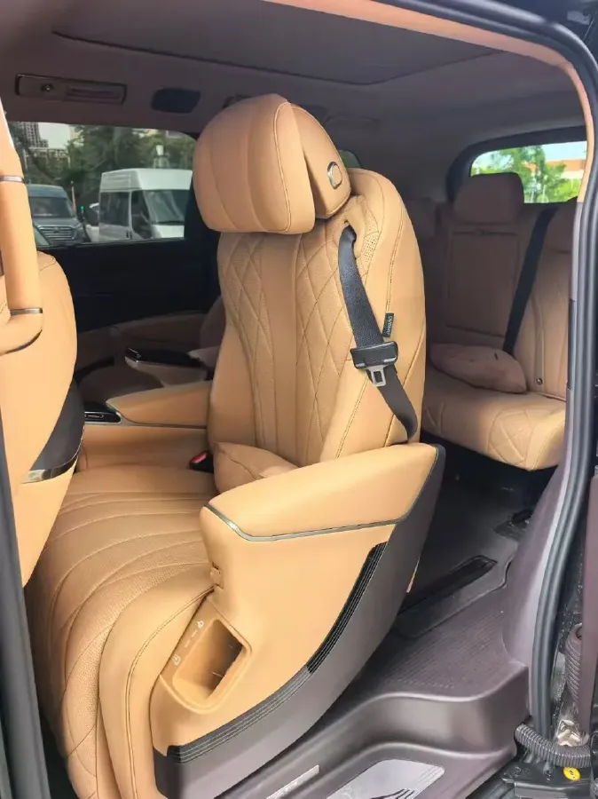 2025 Denza D9 1.5T 156HP L4 E-CVT PHEV 40KWH,autocango,china used car exporter,china ev exporter,chinese used car exporter,chinese used ev exporter