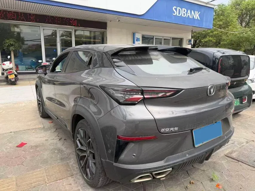 2022 ChangAn UNI-T 1.5T 188HP L4 7DCT,autocango,china used car exporter,china ev exporter,chinese used car exporter,chinese used ev exporter