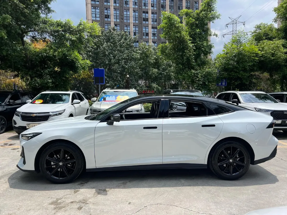 2024 ChangAn UNI-V 1.5T 188HP L4 7DCT,autocango,china used car exporter,china ev exporter,chinese used car exporter,chinese used ev exporter