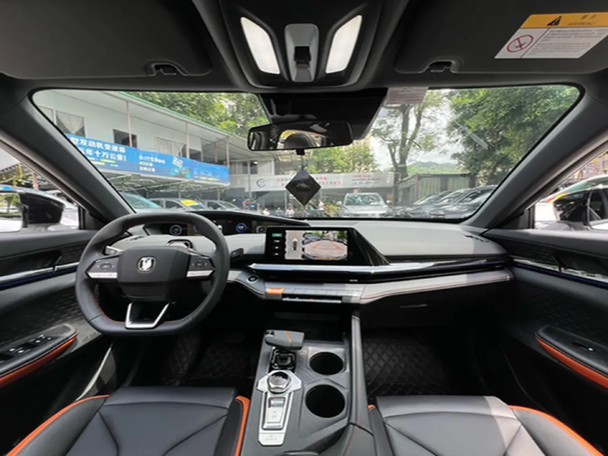 2024 ChangAn UNI-V 1.5T 188HP L4 7DCT,autocango,china used car exporter,china ev exporter,chinese used car exporter,chinese used ev exporter