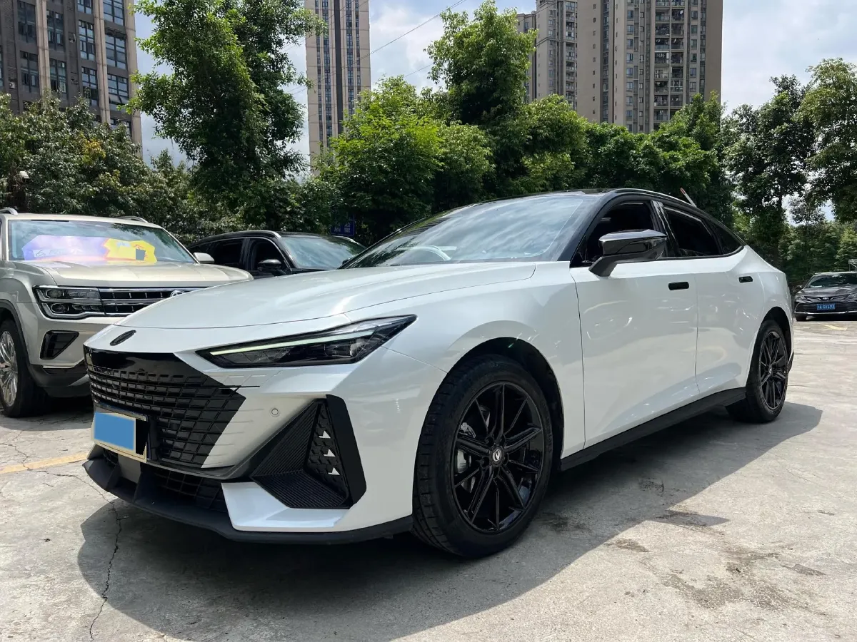 2024 ChangAn UNI-V 1.5T 188HP L4 7DCT,autocango,china used car exporter,china ev exporter,chinese used car exporter,chinese used ev exporter