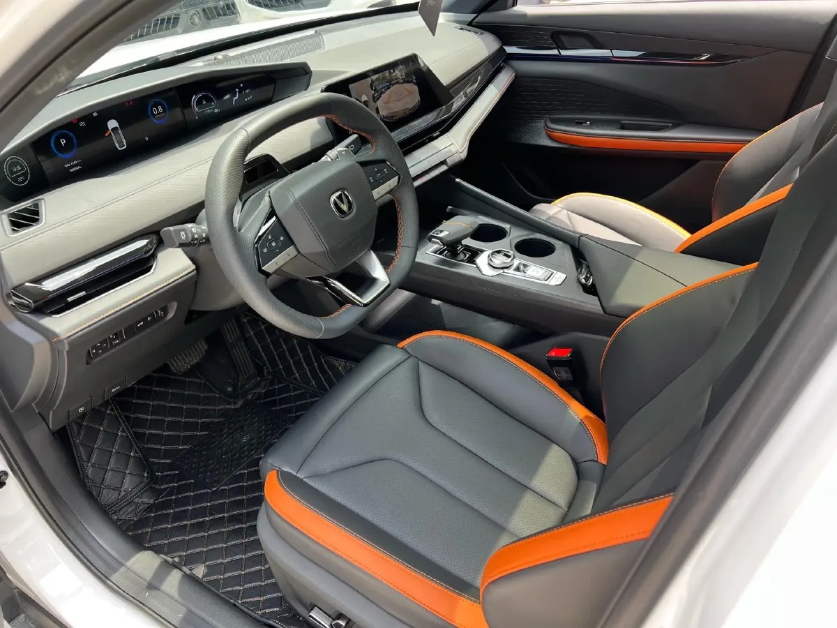 2024 ChangAn UNI-V 1.5T 188HP L4 7DCT,autocango,china used car exporter,china ev exporter,chinese used car exporter,chinese used ev exporter