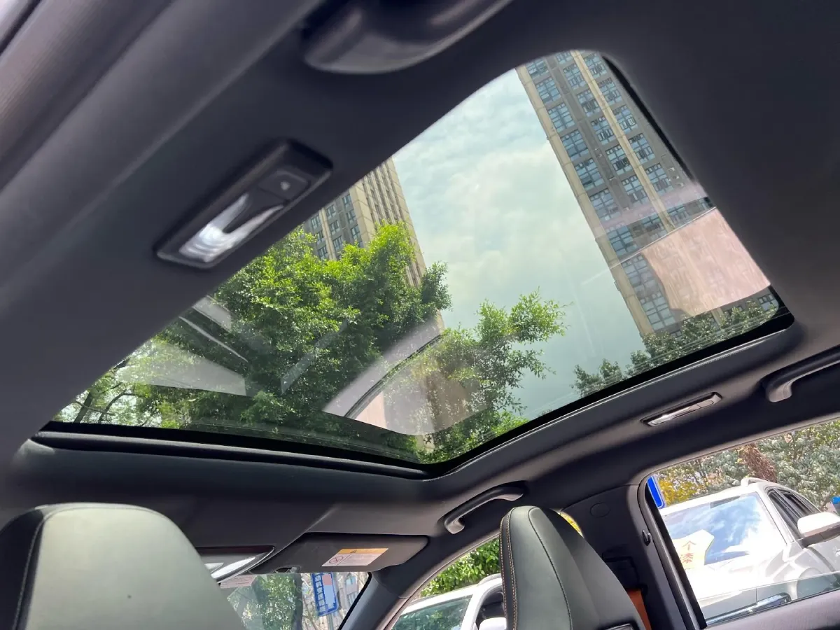 2024 ChangAn UNI-V 1.5T 188HP L4 7DCT,autocango,china used car exporter,china ev exporter,chinese used car exporter,chinese used ev exporter