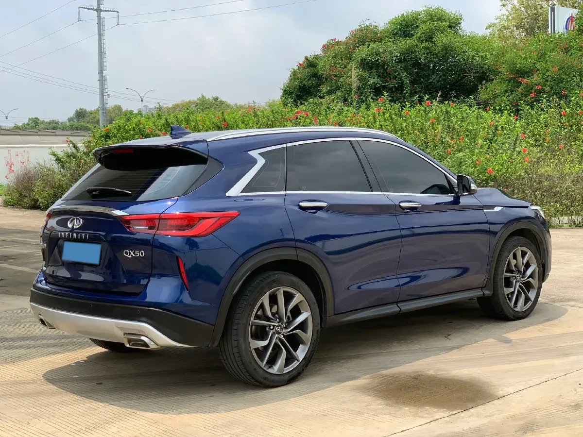 2022 Infiniti QX50 2.0T 261HP L4 CVT,autocango,china used car exporter,china ev exporter,chinese used car exporter,chinese used ev exporter