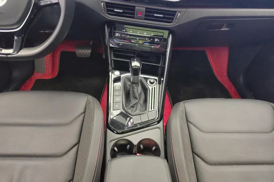 2020 Volkswagen Tayron 2.0T 186HP L4 7DCT,autocango,china used car exporter,china ev exporter,chinese used car exporter,chinese used ev exporter