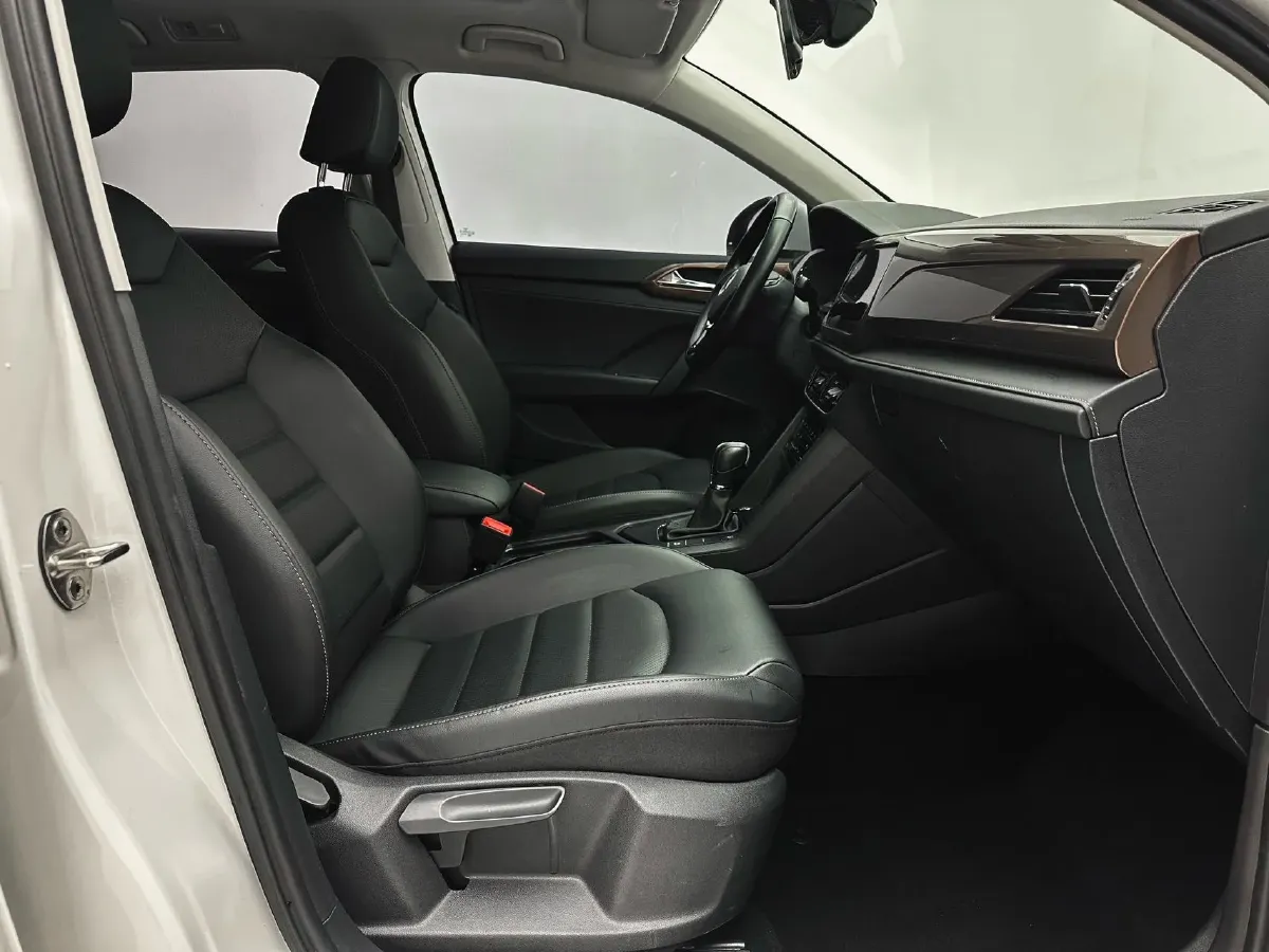 2021 Volkswagen Tharu 1.4T 150HP L4 7DCT,autocango,china used car exporter,china ev exporter,chinese used car exporter,chinese used ev exporter