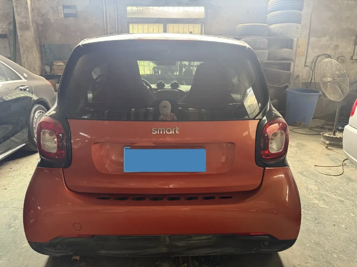 2019 Smart smart fortwo 0.9T 90HP L3 6DCT,autocango,china used car exporter,china ev exporter,chinese used car exporter,chinese used ev exporter