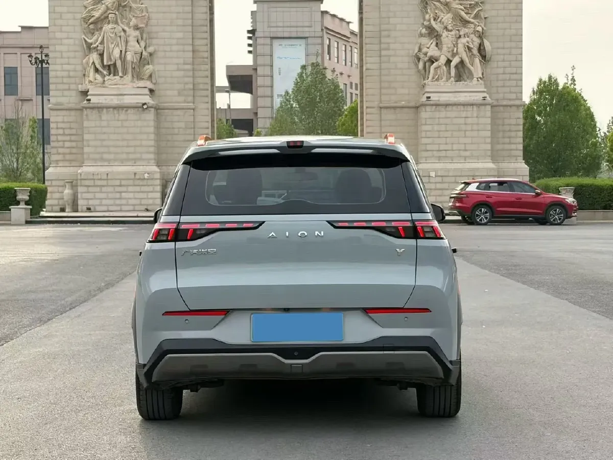 2022 Geely Okavango 1.8T 184HP L4 7DCT,autocango,china used car exporter,china ev exporter,chinese used car exporter,chinese used ev exporter