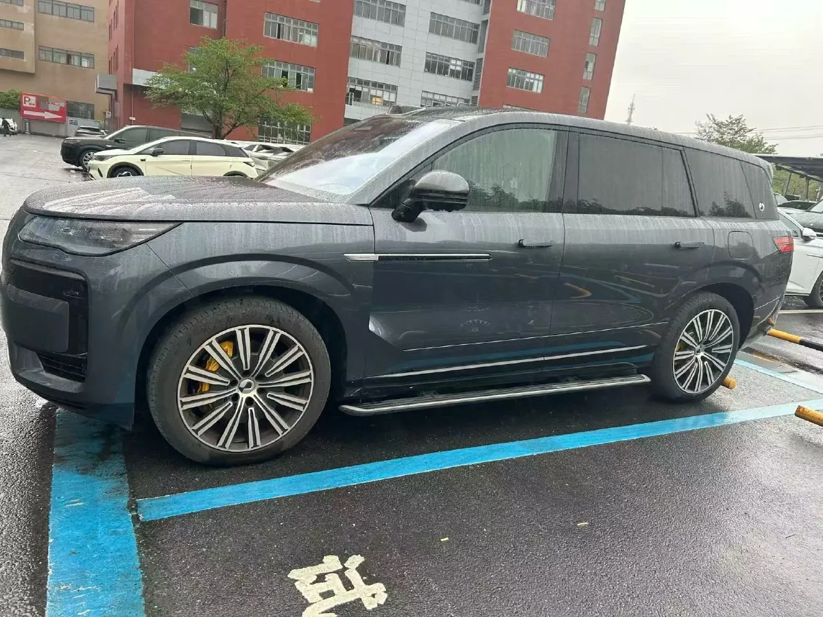 2025 Denza DenzaN9 2.0T 207HP L4 E-CVT PHEV,autocango,china used car exporter,china ev exporter,chinese used car exporter,chinese used ev exporter