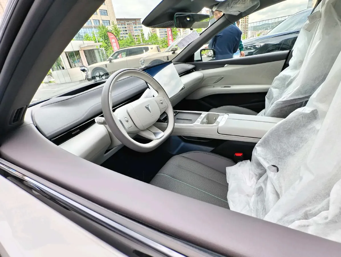 2026 Deepal L07 BEV,autocango,china used car exporter,china ev exporter,chinese used car exporter,chinese used ev exporter