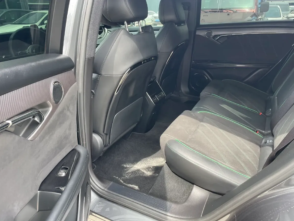 2025 Voyah FREE 1.5T 150HP L4 REEV 43KWH,autocango,china used car exporter,china ev exporter,chinese used car exporter,chinese used ev exporter