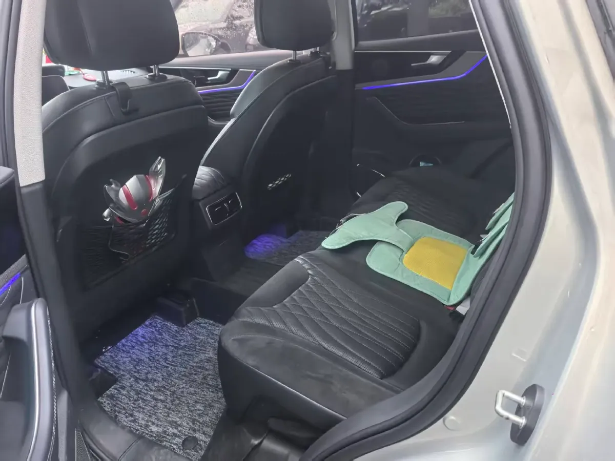 2022 HongQi HS5 2.0T 224HP L4 6AT,autocango,china used car exporter,china ev exporter,chinese used car exporter,chinese used ev exporter