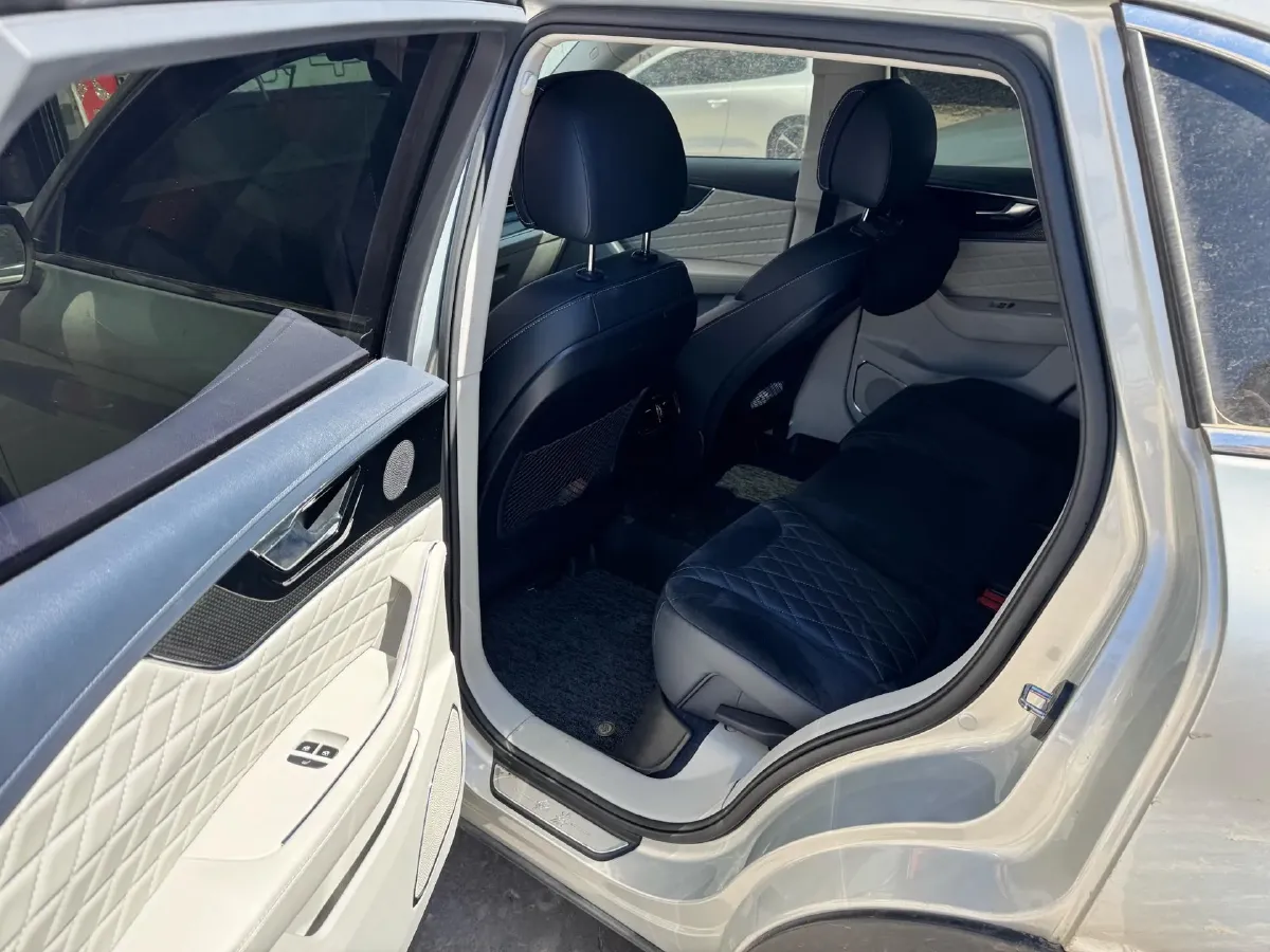 2019 HongQi HS5 2.0T 224HP L4 6AT,autocango,china used car exporter,china ev exporter,chinese used car exporter,chinese used ev exporter