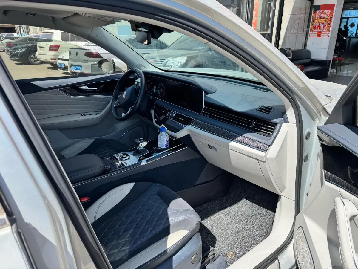 2019 HongQi HS5 2.0T 224HP L4 6AT,autocango,china used car exporter,china ev exporter,chinese used car exporter,chinese used ev exporter