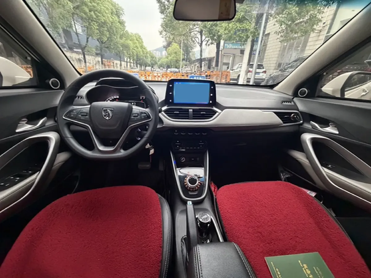 2017 HaiMa S5 Young Edition 1.6L 122HP L4 5MT,autocango,china used car exporter,china ev exporter,chinese used car exporter,chinese used ev exporter