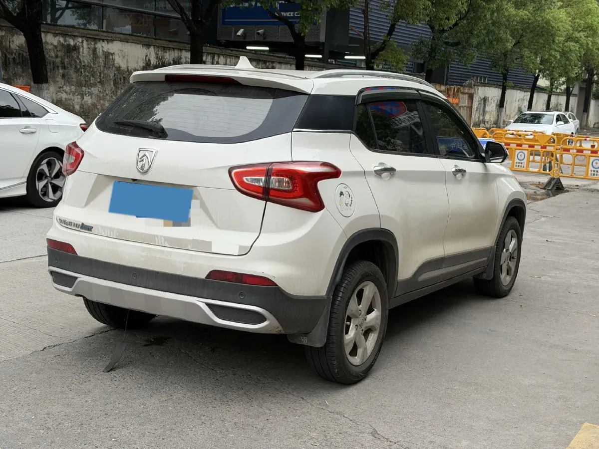 2017 HaiMa S5 Young Edition 1.6L 122HP L4 5MT,autocango,china used car exporter,china ev exporter,chinese used car exporter,chinese used ev exporter