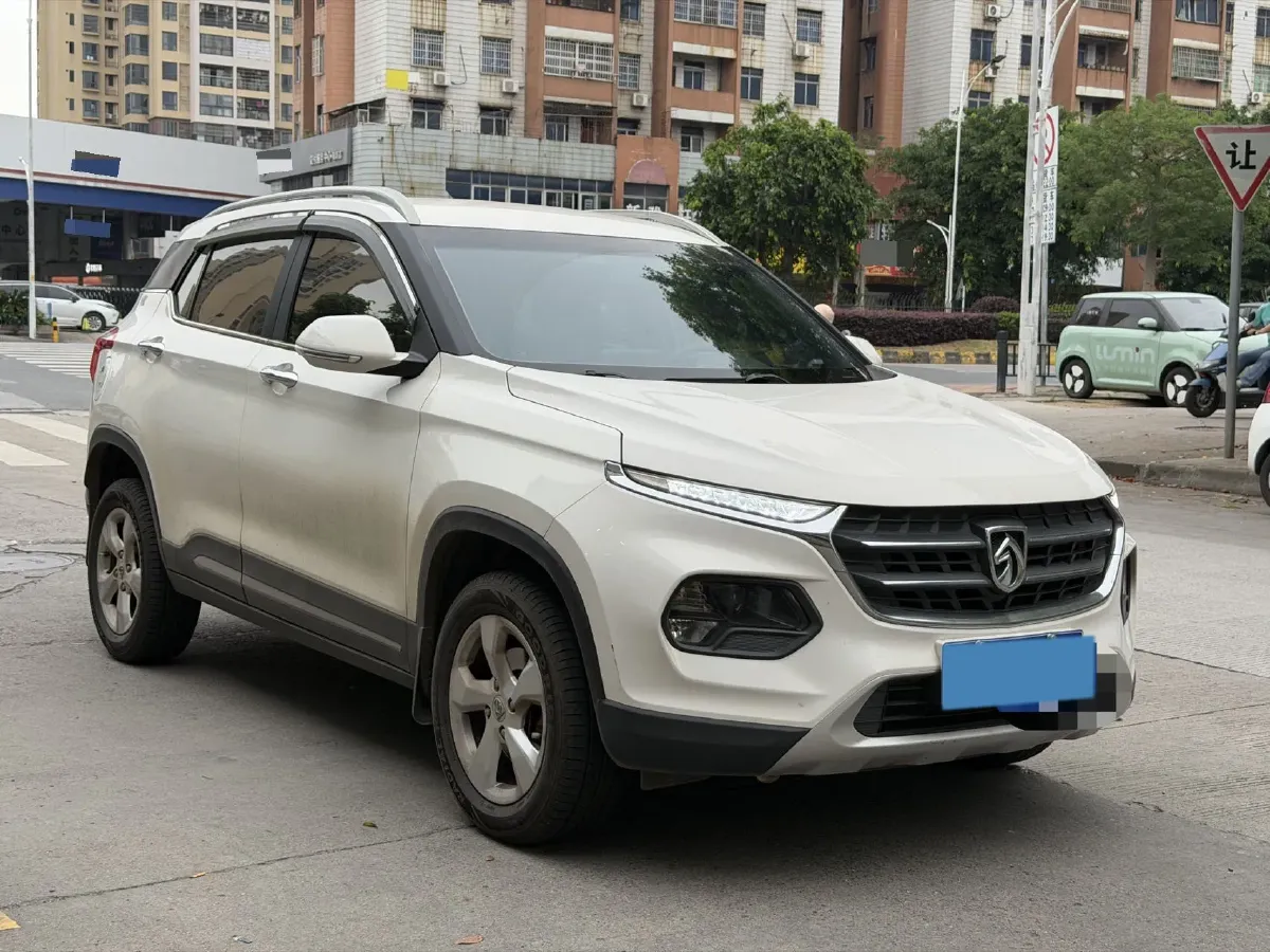 2017 HaiMa S5 Young Edition 1.6L 122HP L4 5MT,autocango,china used car exporter,china ev exporter,chinese used car exporter,chinese used ev exporter