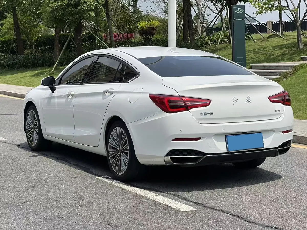 2022 HongQi H5 1.5T 169HP L4 7DCT,autocango,china used car exporter,china ev exporter,chinese used car exporter,chinese used ev exporter