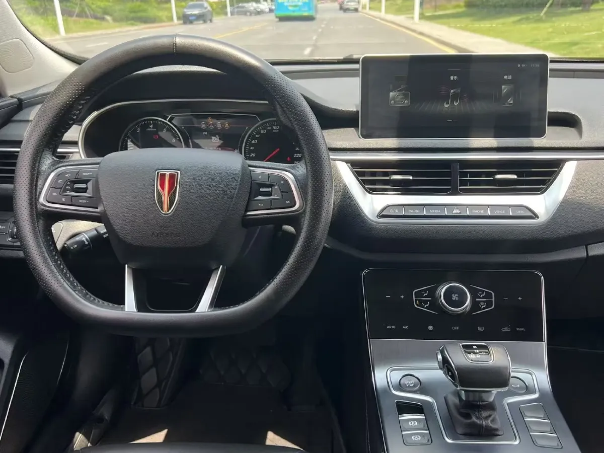 2022 HongQi H5 1.5T 169HP L4 7DCT,autocango,china used car exporter,china ev exporter,chinese used car exporter,chinese used ev exporter