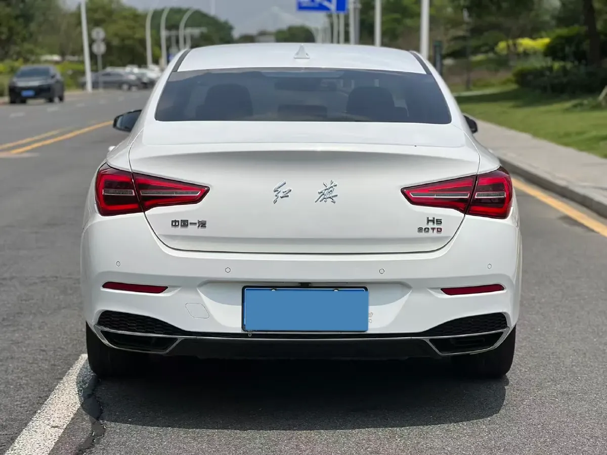 2022 HongQi H5 1.5T 169HP L4 7DCT,autocango,china used car exporter,china ev exporter,chinese used car exporter,chinese used ev exporter