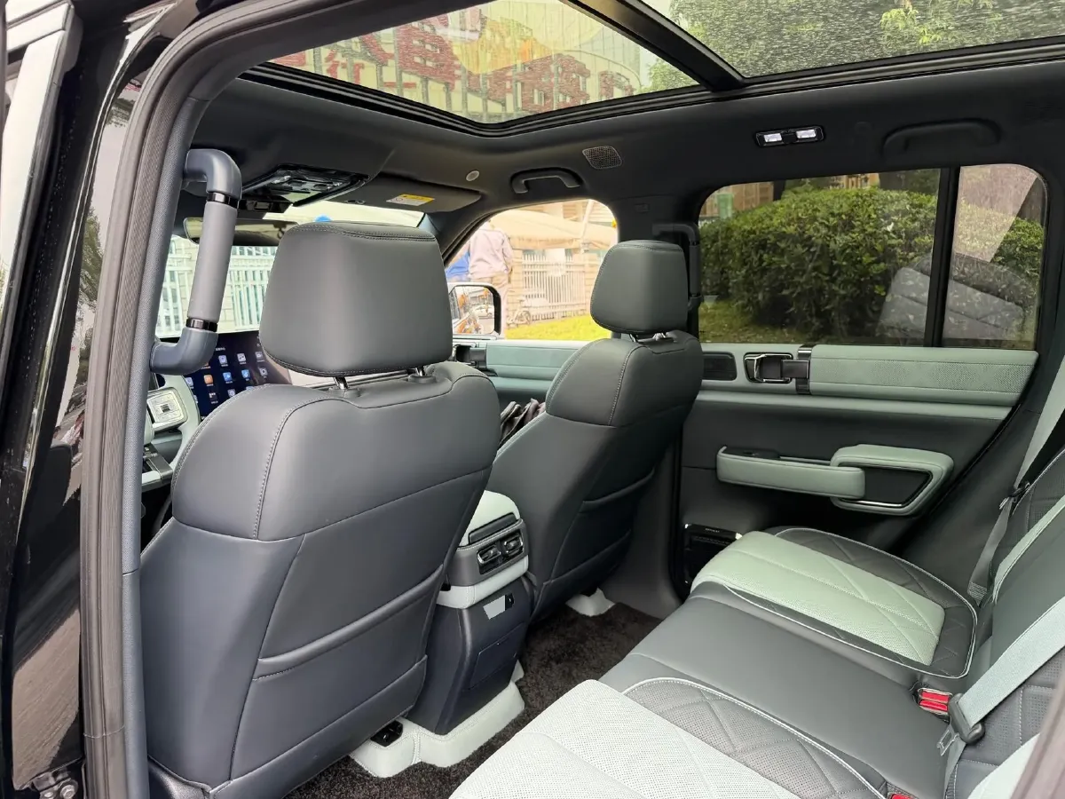 2025 FangChengBao Bao 5 1.5T 194HP L4 E-CVT PHEV 31.8KWH,autocango,china used car exporter,china ev exporter,chinese used car exporter,chinese used ev exporter