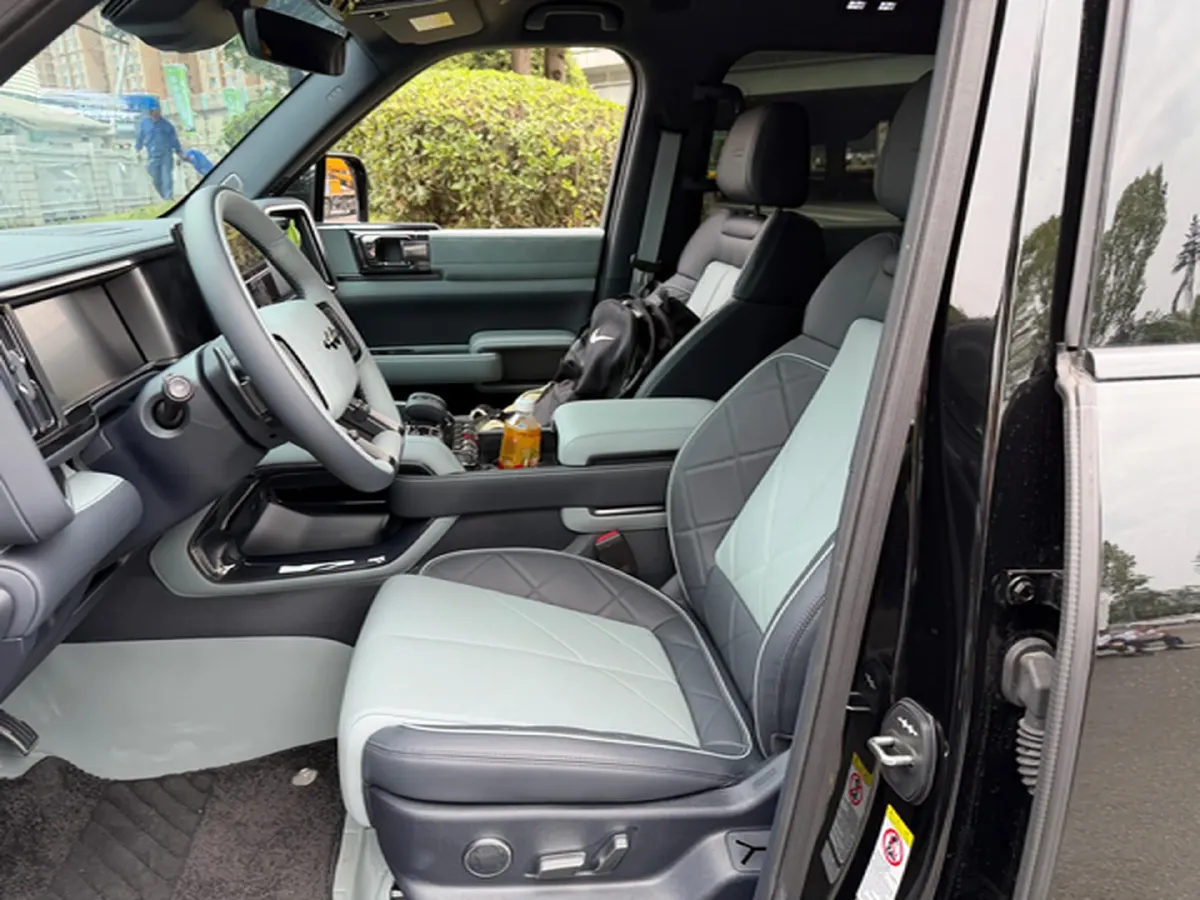 2025 FangChengBao Bao 5 1.5T 194HP L4 E-CVT PHEV 31.8KWH,autocango,china used car exporter,china ev exporter,chinese used car exporter,chinese used ev exporter