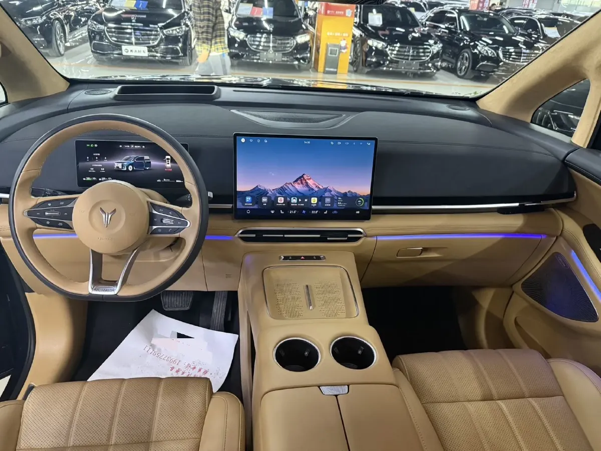 2025 Voyah Dream 1.5T 150HP L4 PHEV 41.7KWH,autocango,china used car exporter,china ev exporter,chinese used car exporter,chinese used ev exporter