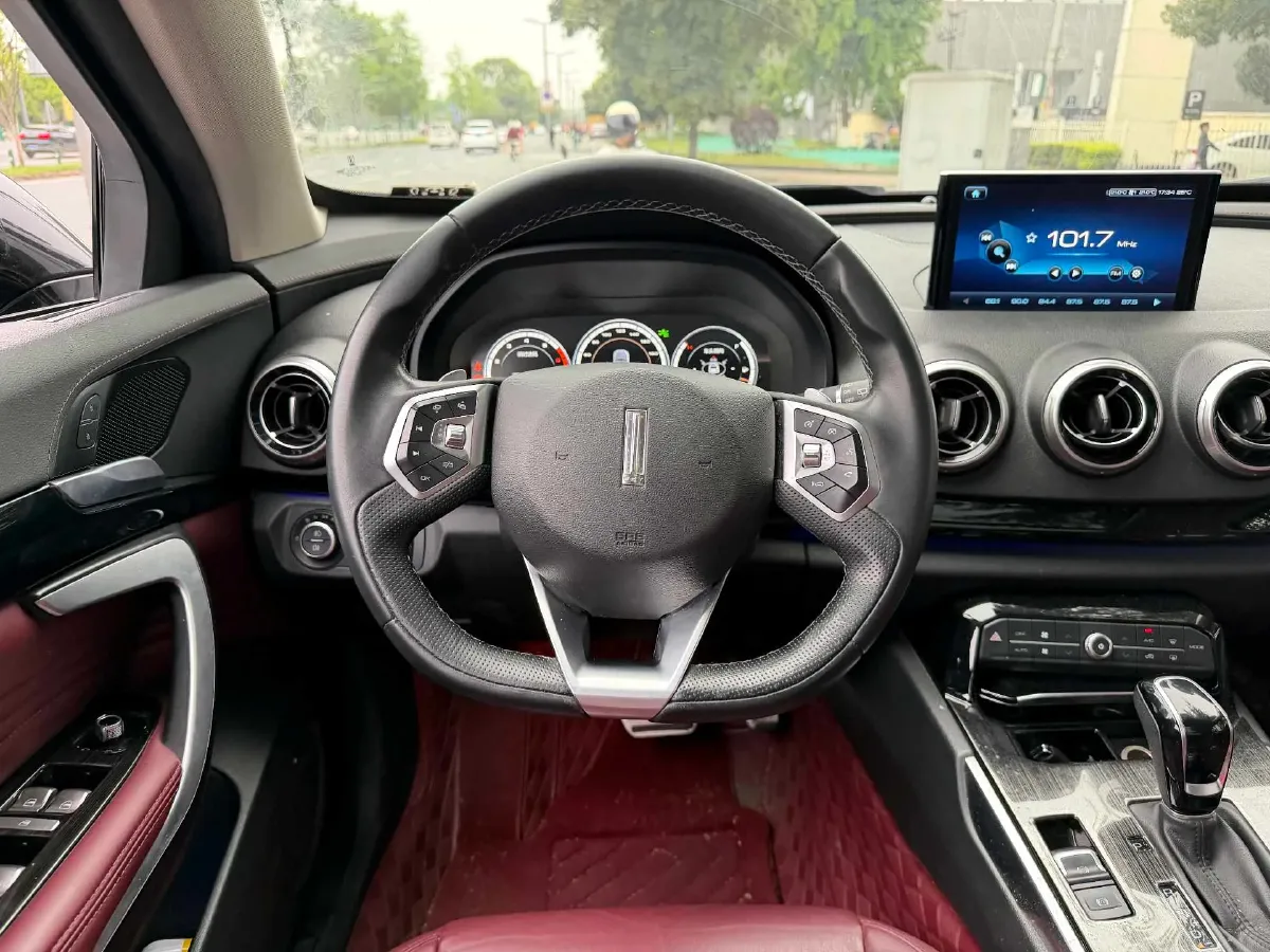 2017 WEY VV7 2.0T 234HP L4 7DCT,autocango,china used car exporter,china ev exporter,chinese used car exporter,chinese used ev exporter