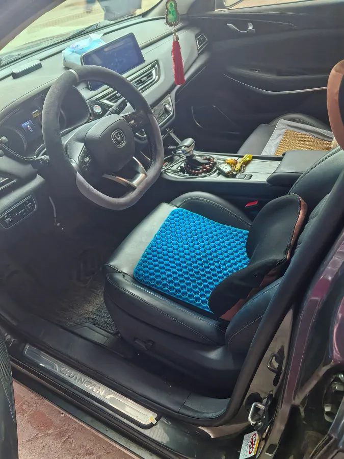 2022 ChangAn Raeton CC 1.5T 188HP L4 7DCT,autocango,china used car exporter,china ev exporter,chinese used car exporter,chinese used ev exporter