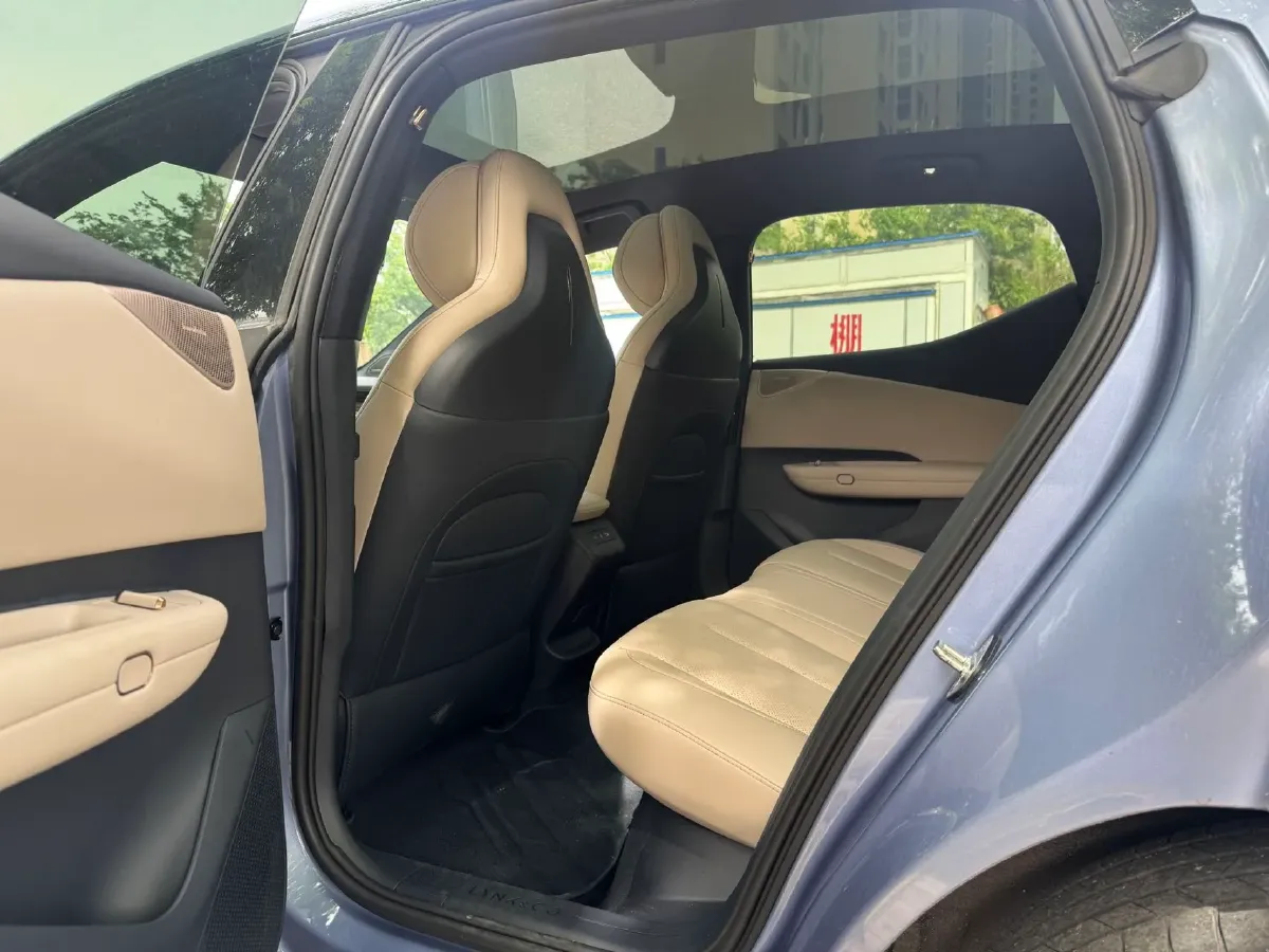 2025 Jetour Freeman 1.5T 184HP L4 7DCT,autocango,china used car exporter,china ev exporter,chinese used car exporter,chinese used ev exporter