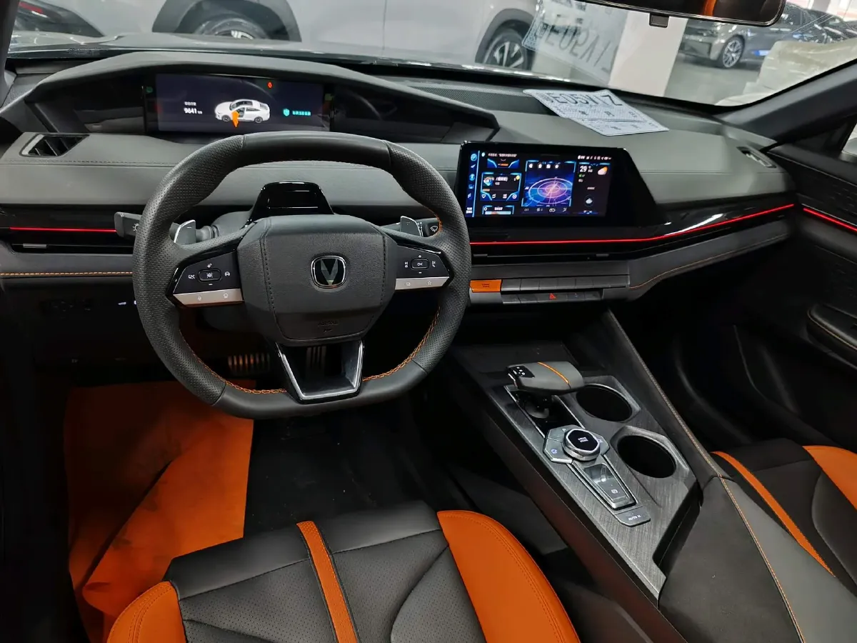 2024 ChangAn UNI-V 1.5T 188HP L4 7DCT,autocango,china used car exporter,china ev exporter,chinese used car exporter,chinese used ev exporter