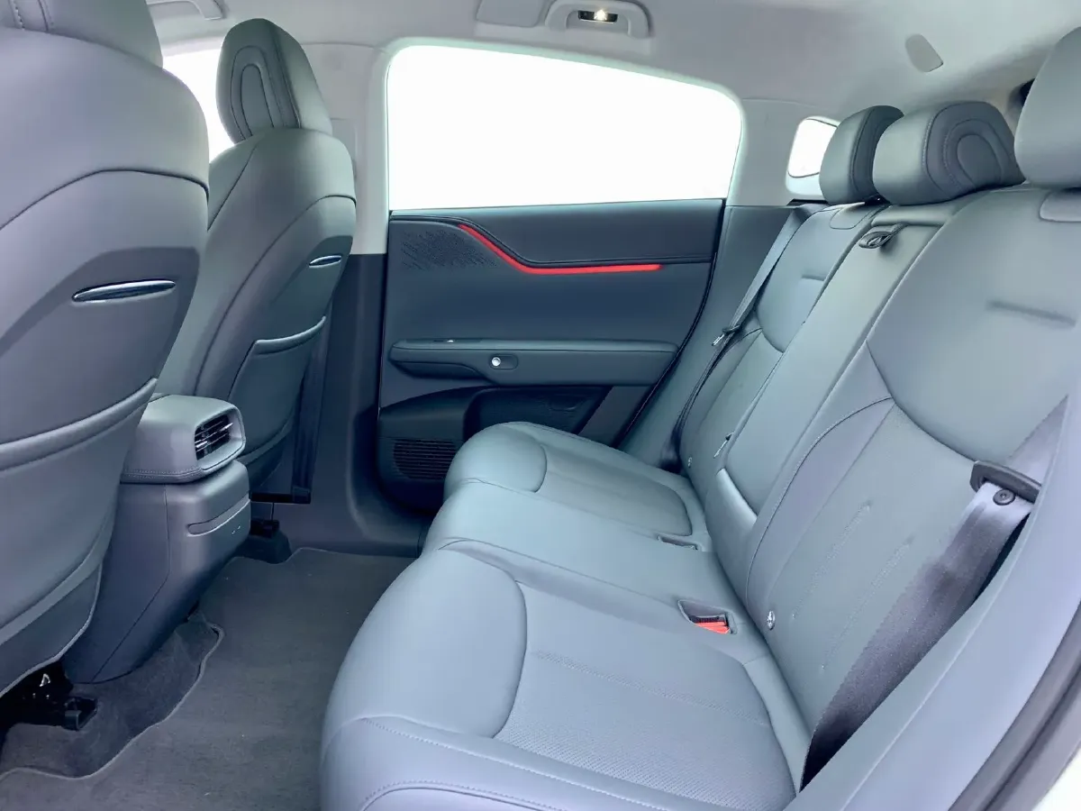 2025 Xpeng G6 BEV 68.5KWH,autocango,china used car exporter,china ev exporter,chinese used car exporter,chinese used ev exporter