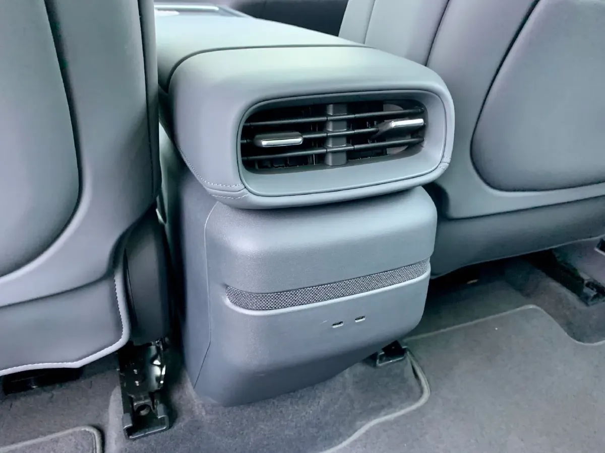 2025 Xpeng G6 BEV 68.5KWH,autocango,china used car exporter,china ev exporter,chinese used car exporter,chinese used ev exporter