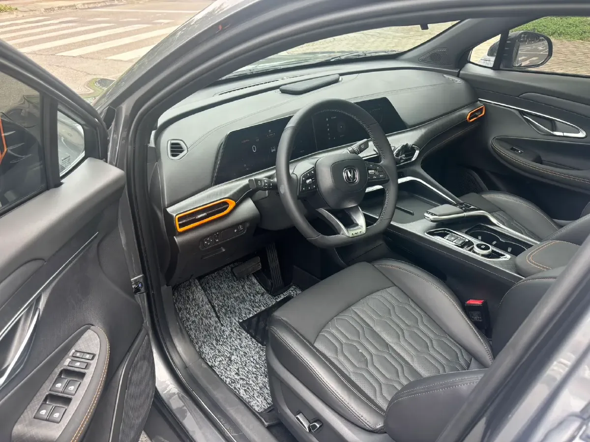 2022 ChangAn UNI-T 1.5T 188HP L4 7DCT,autocango,china used car exporter,china ev exporter,chinese used car exporter,chinese used ev exporter