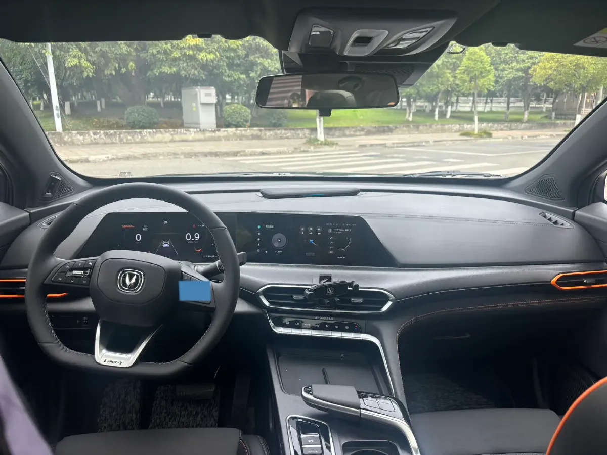 2022 ChangAn UNI-T 1.5T 188HP L4 7DCT,autocango,china used car exporter,china ev exporter,chinese used car exporter,chinese used ev exporter