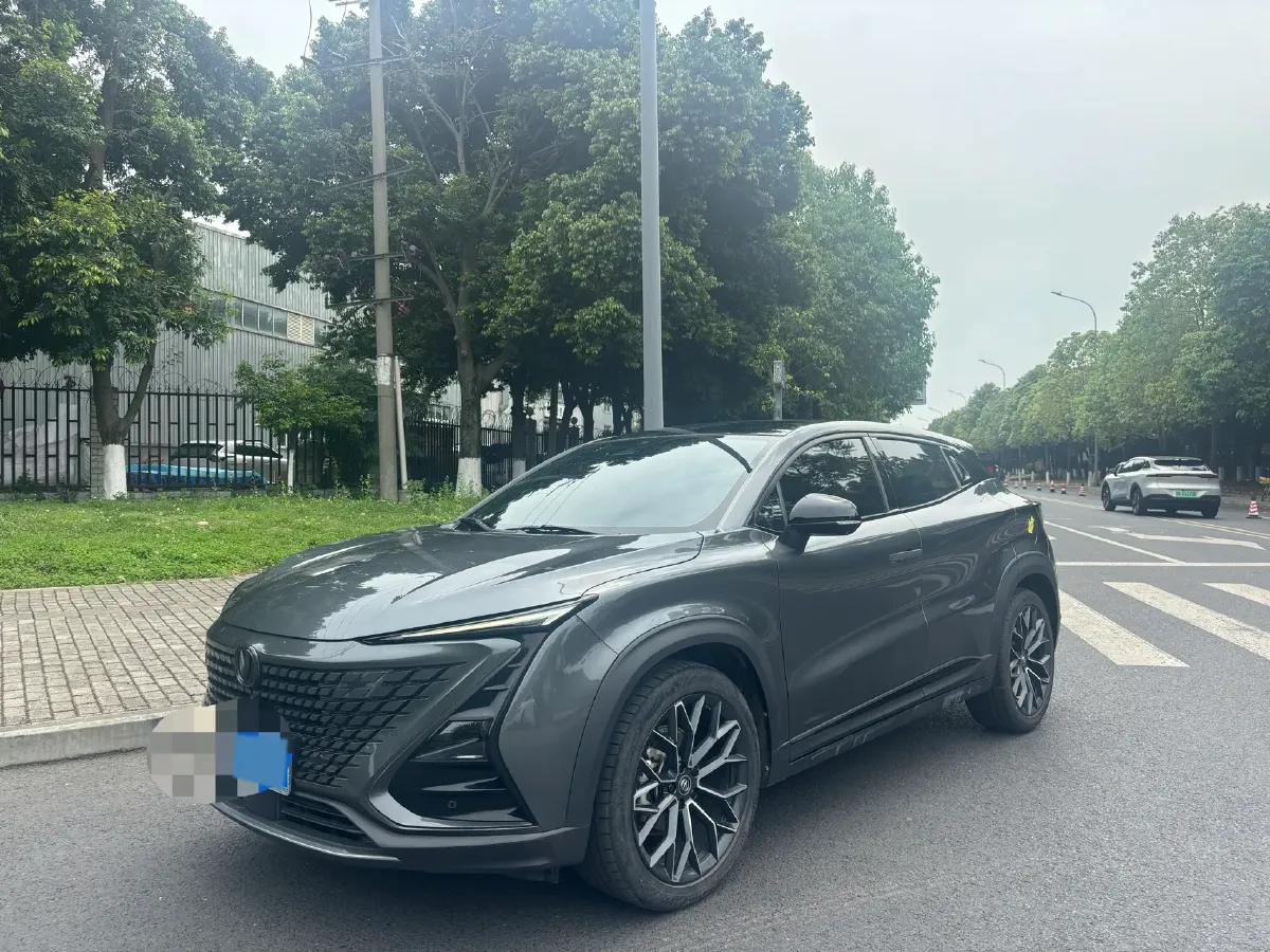 2022 ChangAn UNI-T 1.5T 188HP L4 7DCT,autocango,china used car exporter,china ev exporter,chinese used car exporter,chinese used ev exporter