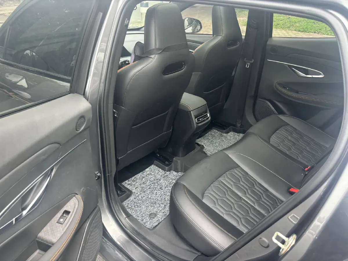 2022 ChangAn UNI-T 1.5T 188HP L4 7DCT,autocango,china used car exporter,china ev exporter,chinese used car exporter,chinese used ev exporter