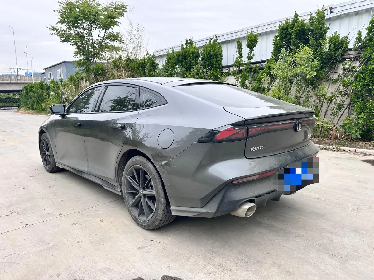 2023 ChangAn UNI-V 1.5T 188HP L4 7DCT,autocango,china used car exporter,china ev exporter,chinese used car exporter,chinese used ev exporter