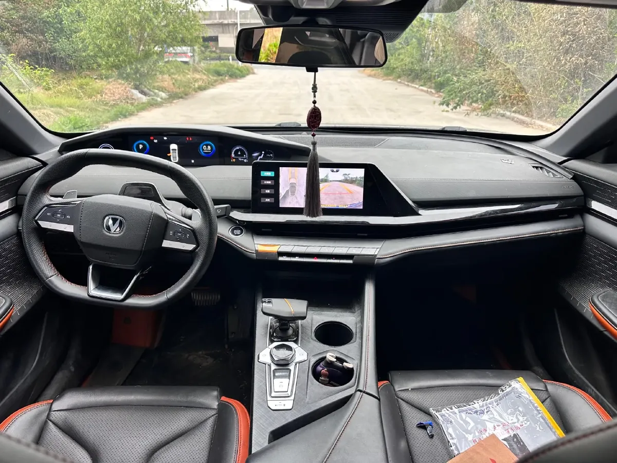 2023 ChangAn UNI-V 1.5T 188HP L4 7DCT,autocango,china used car exporter,china ev exporter,chinese used car exporter,chinese used ev exporter