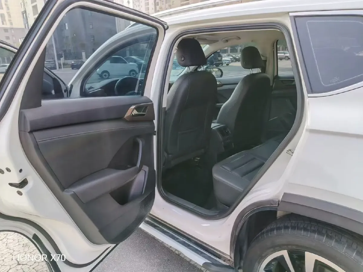 2019 MINI MINI 1.5T 102HP L3 7DCT,autocango,china used car exporter,china ev exporter,chinese used car exporter,chinese used ev exporter