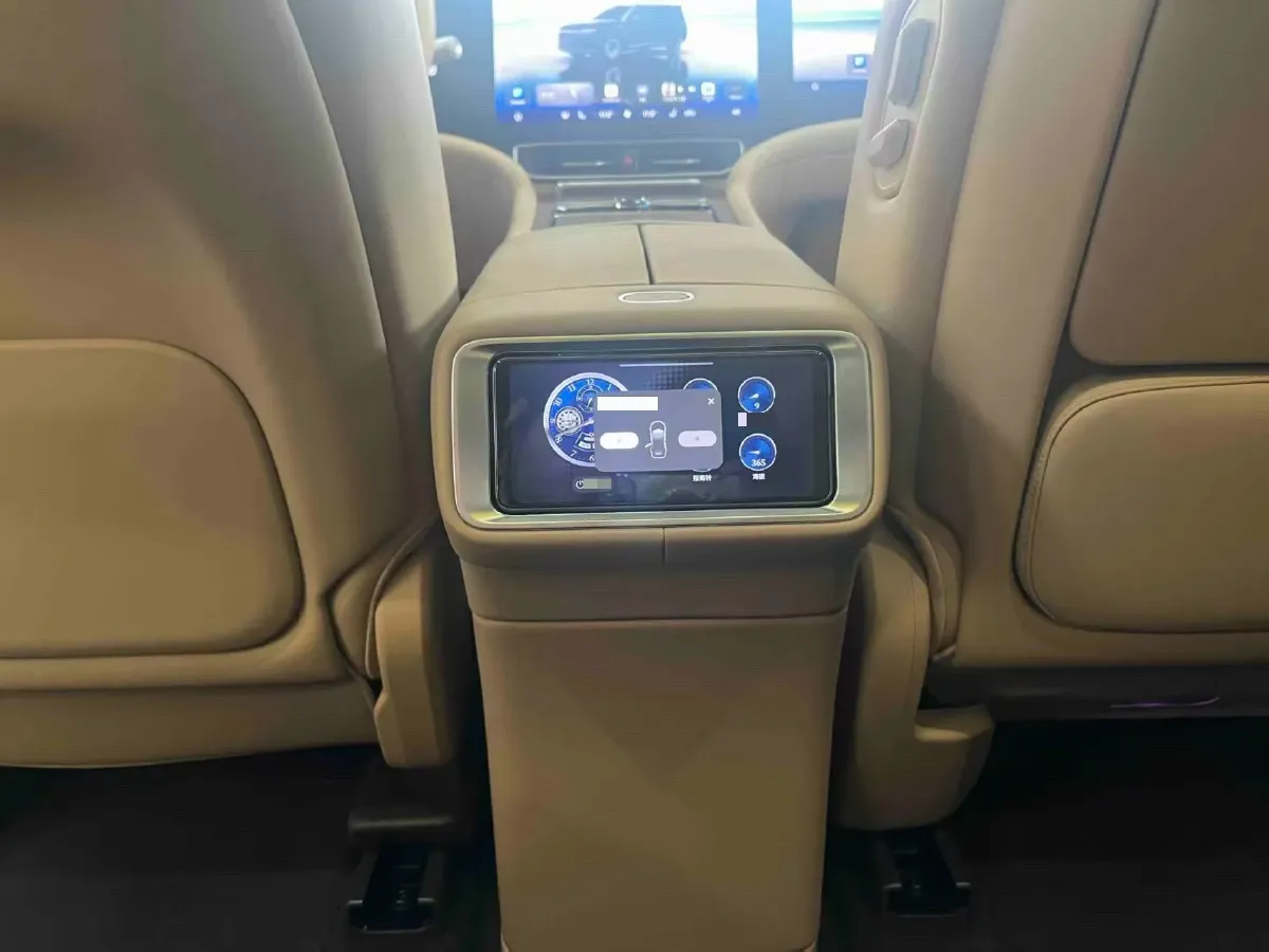 2025 AITO AITO M9 REEV 160HP REEV 52KWH,autocango,china used car exporter,china ev exporter,chinese used car exporter,chinese used ev exporter