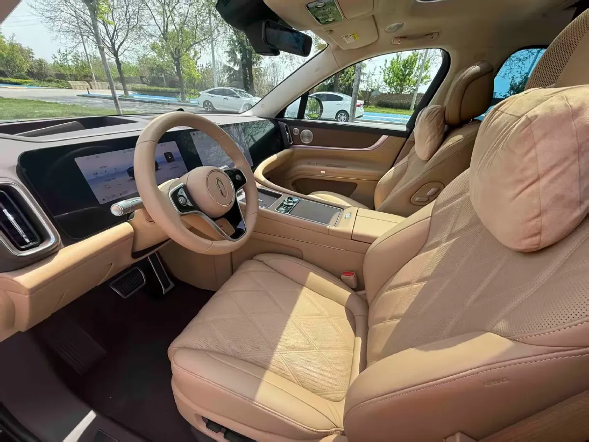 2025 AITO AITO M9 REEV 160HP REEV 52KWH,autocango,china used car exporter,china ev exporter,chinese used car exporter,chinese used ev exporter