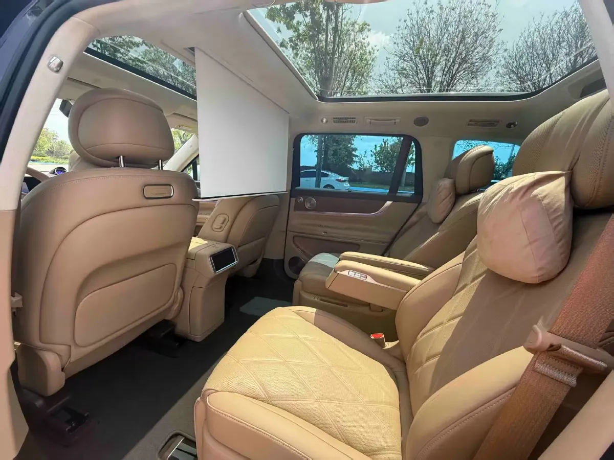 2025 AITO AITO M9 REEV 160HP REEV 52KWH,autocango,china used car exporter,china ev exporter,chinese used car exporter,chinese used ev exporter