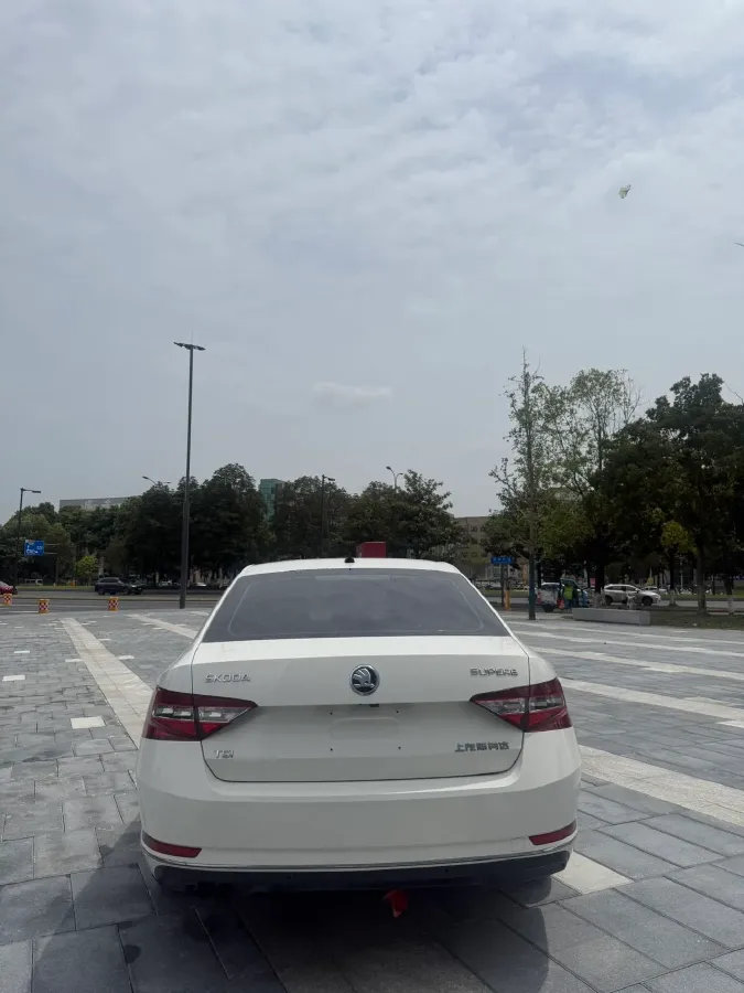 2019 Skoda Superb 1.4T 150HP L4 7DCT,autocango,china used car exporter,china ev exporter,chinese used car exporter,chinese used ev exporter