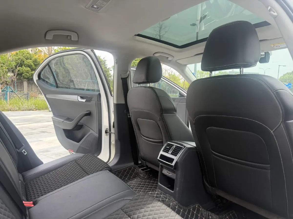 2019 Skoda Superb 1.4T 150HP L4 7DCT,autocango,china used car exporter,china ev exporter,chinese used car exporter,chinese used ev exporter