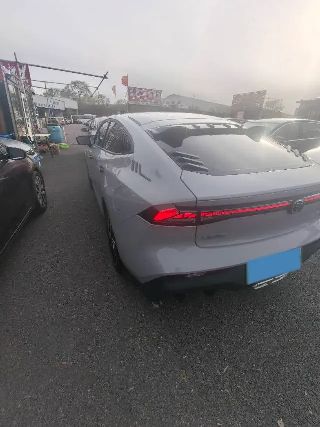 2024 ChangAn UNI-V iDD 1.5L 110HP L4 E-CVT PHEV 18.99KWH,autocango,china used car exporter,china ev exporter,chinese used car exporter,chinese used ev exporter