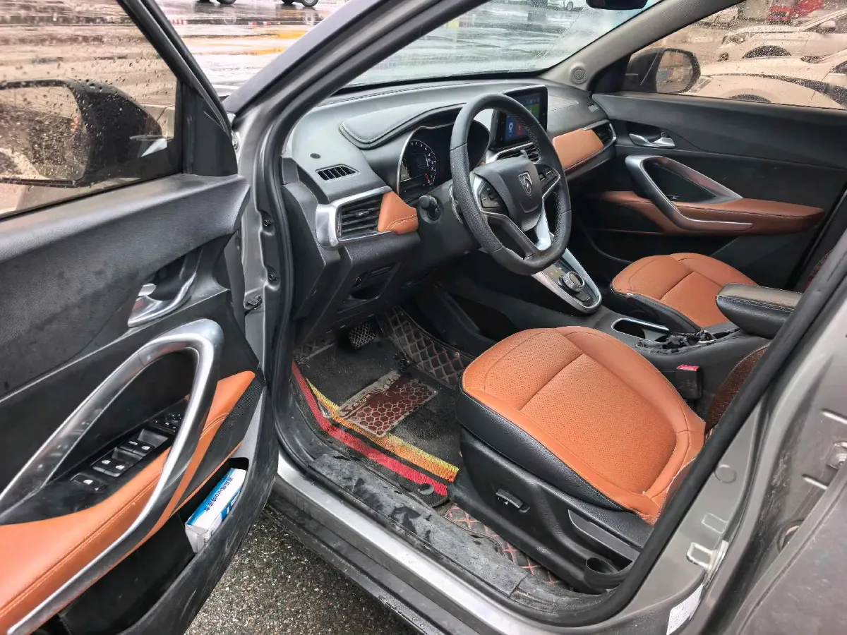 2017 HaiMa S5 Young Edition 1.6L 122HP L4 5MT,autocango,china used car exporter,china ev exporter,chinese used car exporter,chinese used ev exporter